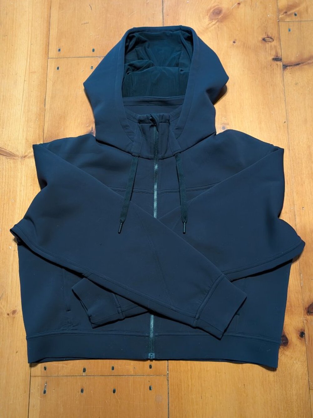 Lululemon cropped hoodie, black, size 12